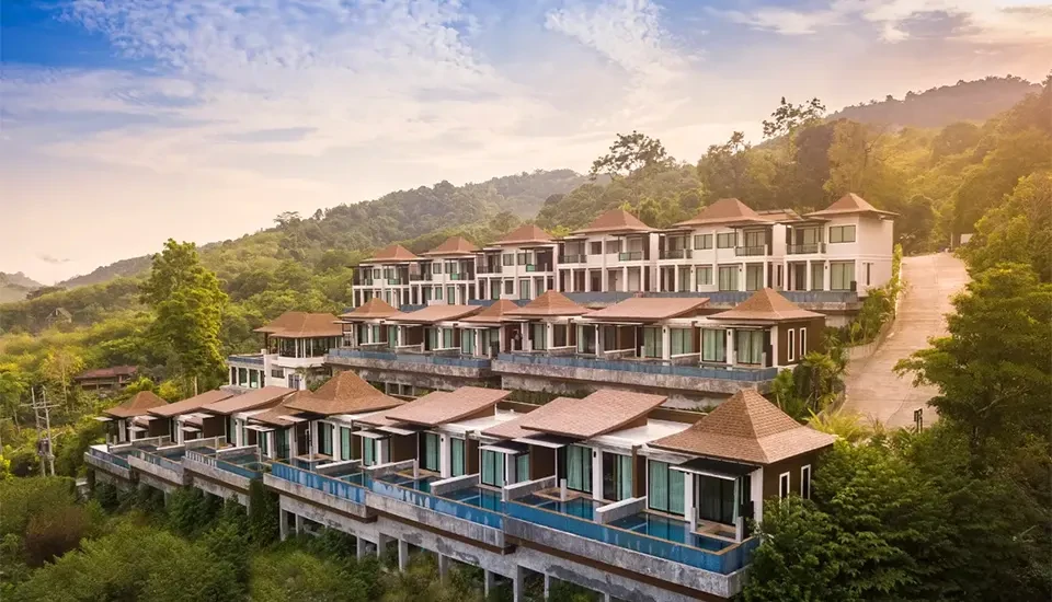 هتل آنداکری پول ویلا